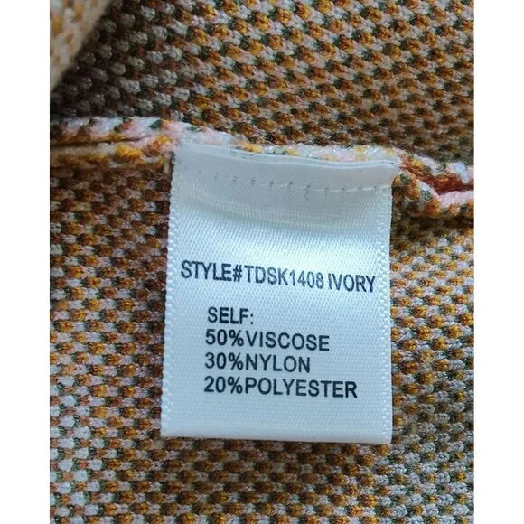 Arula Women's Square Neck Flower Cropped Sweater - Picture 5 of 6